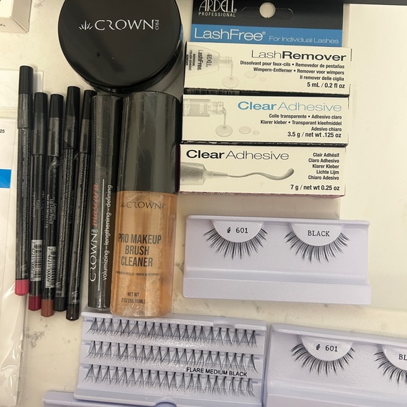 Brand New Profesional Crown Make Up - Picture 6 of 7